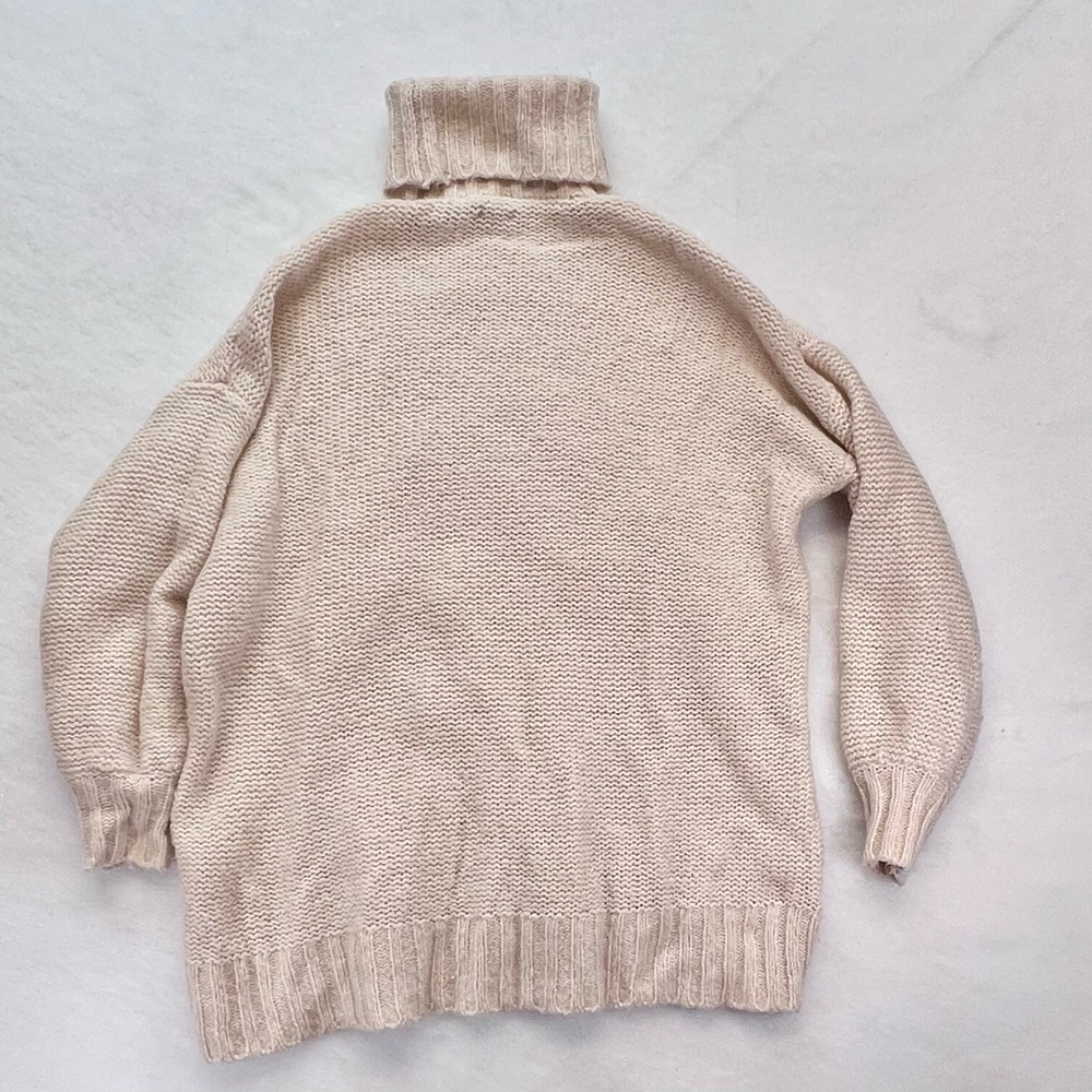 Aerie Cream Chunky Knitted Over Sized Turtle Neck Sweater- small - Picture 3 of 9